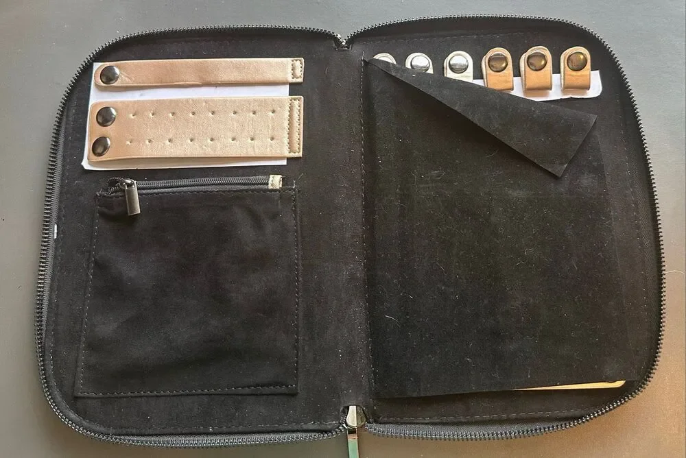 Halston Vintage Jewelry Case Gold New no tags